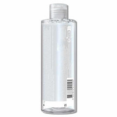 Aplicación con discos de algodón para desmaquillar con La Roche-Posay.