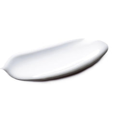 La Roche-Posay Effaclar Mat dispense detail shows easy, even application.