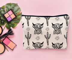 Lacosu Western Cow makeup bag durable-zip highlights reliable closure for daily use.