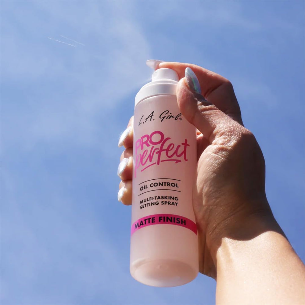 L.A. Girl Pro Perfect Setting Spray GFS200: polvo difuminador integrado para piel lisa