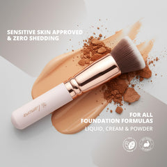 Lamora kabuki brush used as powder foundation tool for seamless blending