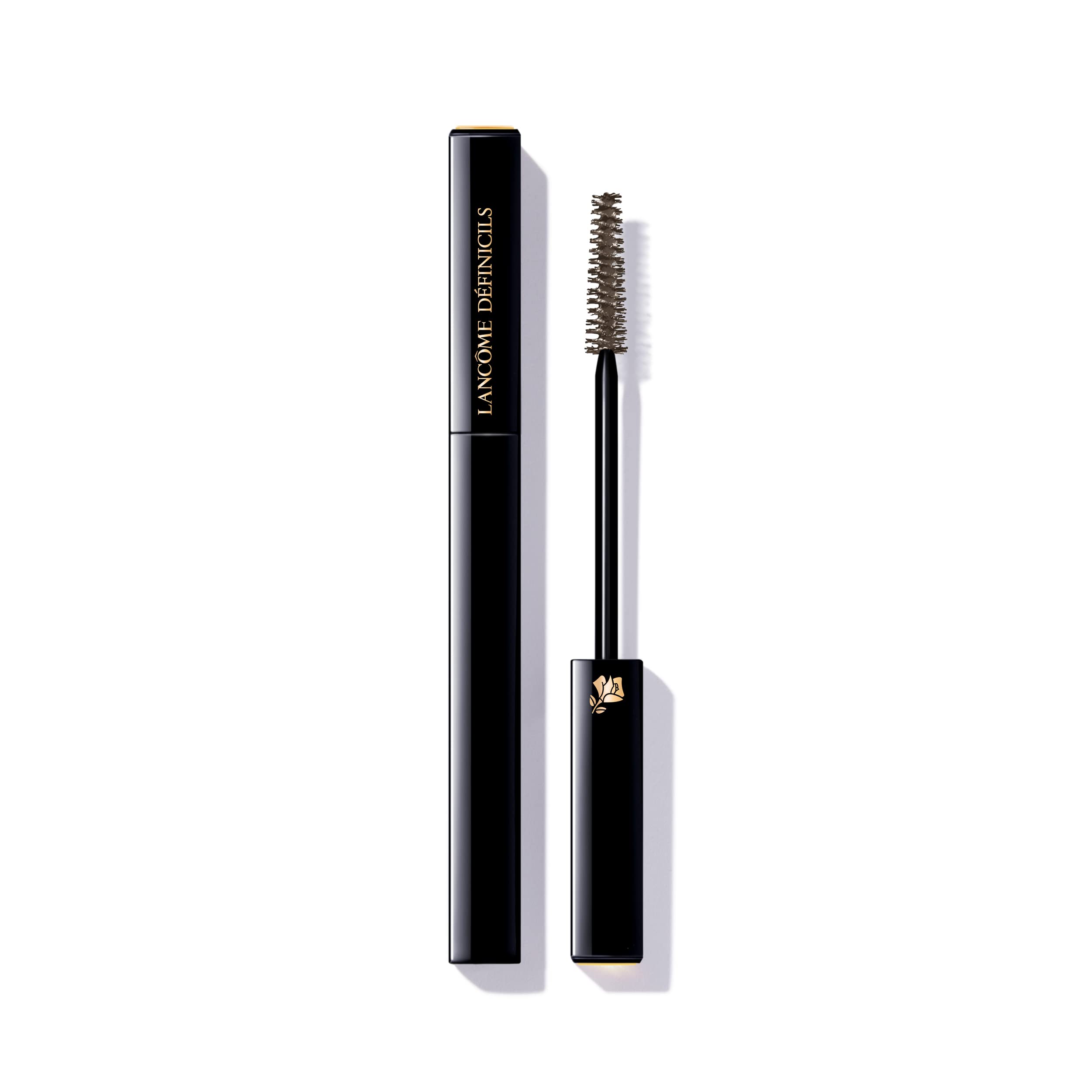 Lancôme Définicils wand close-up for precise, defined lashes.