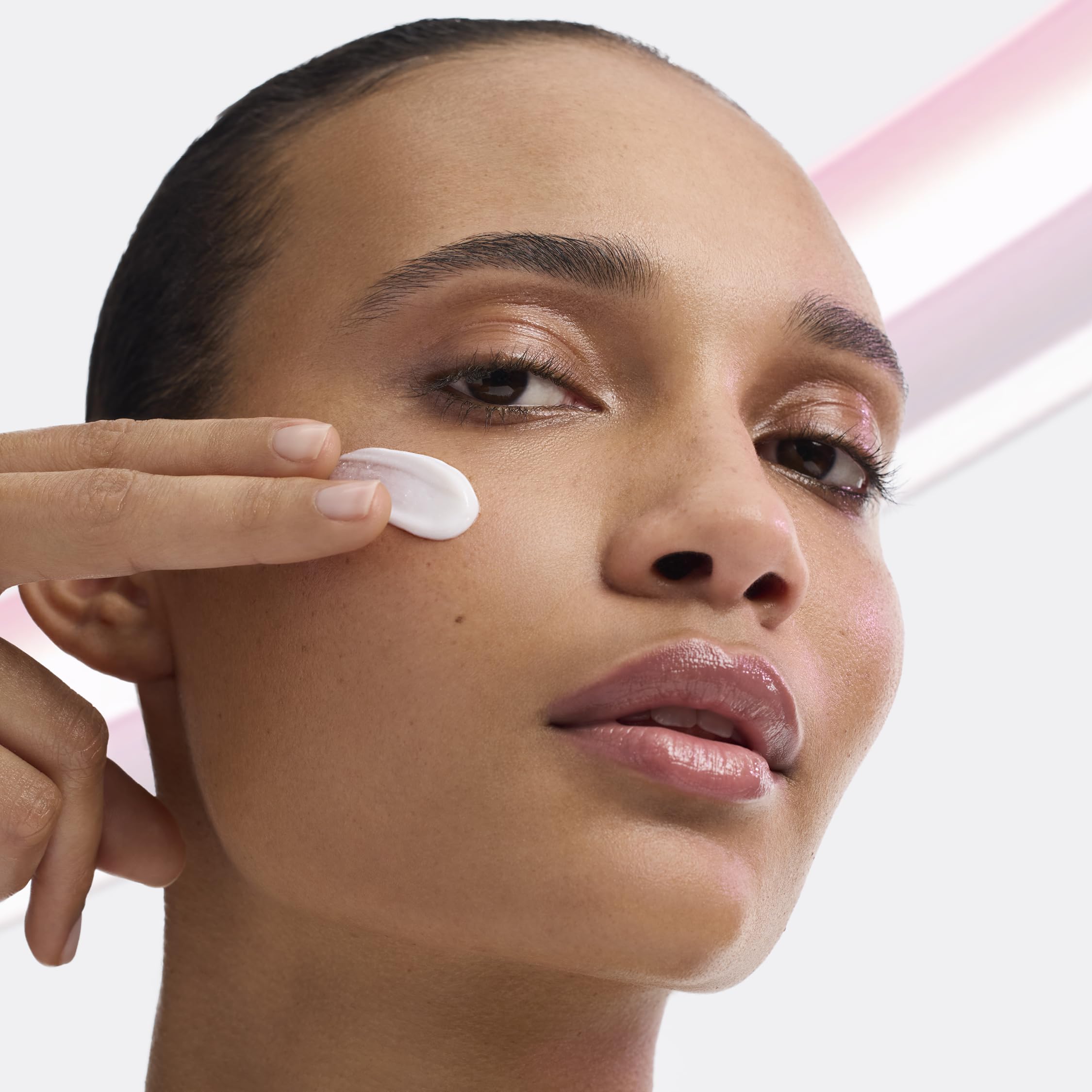 Lancôme Hydra Zen Gel Cream applied to skin with refreshing cool feel