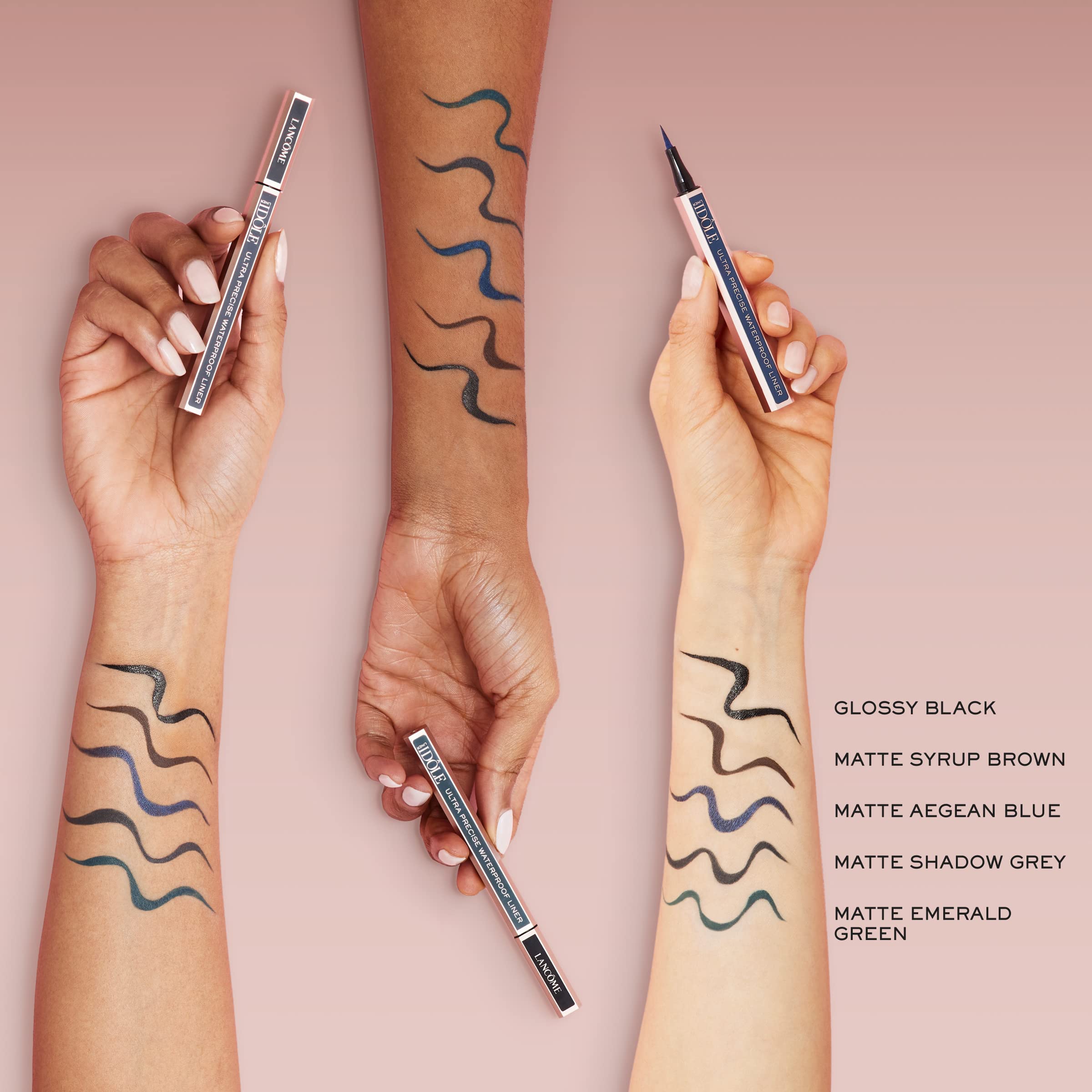 Lancôme Idôle Liner ergonomic design provides precise control during application.