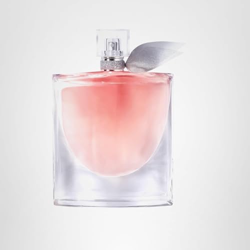 Lancôme La Vie Est Belle mood lighting scene conveys lasting confidence.