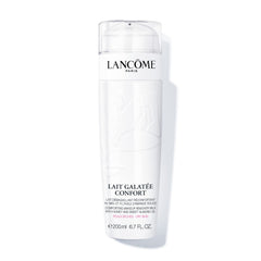 Lancôme Lait Galatée Confort bottle pour demonstrates makeup removal and gentle cleansing