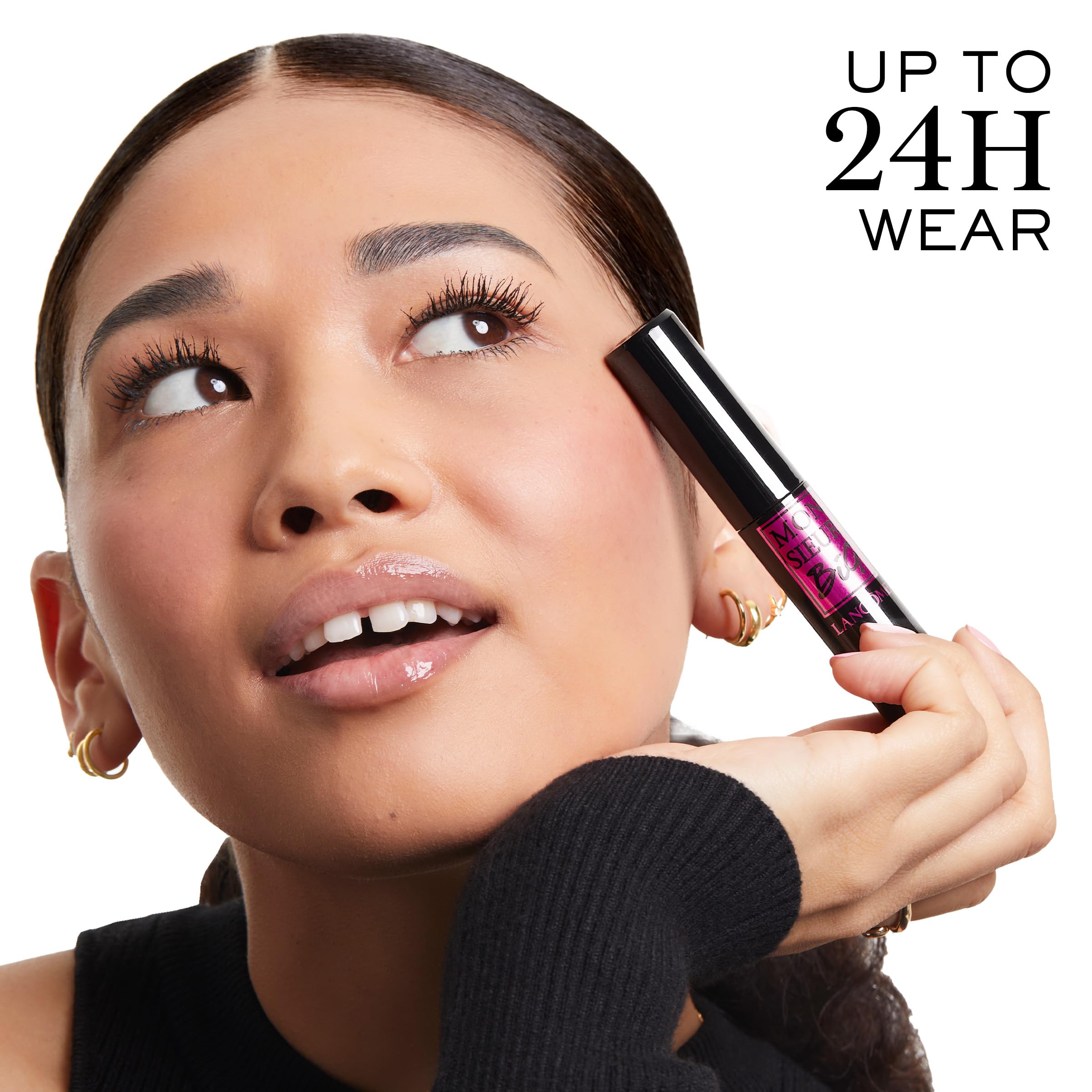 Brocha ondulada que deposita producto equitadamente en Lancôme Monsieur Big