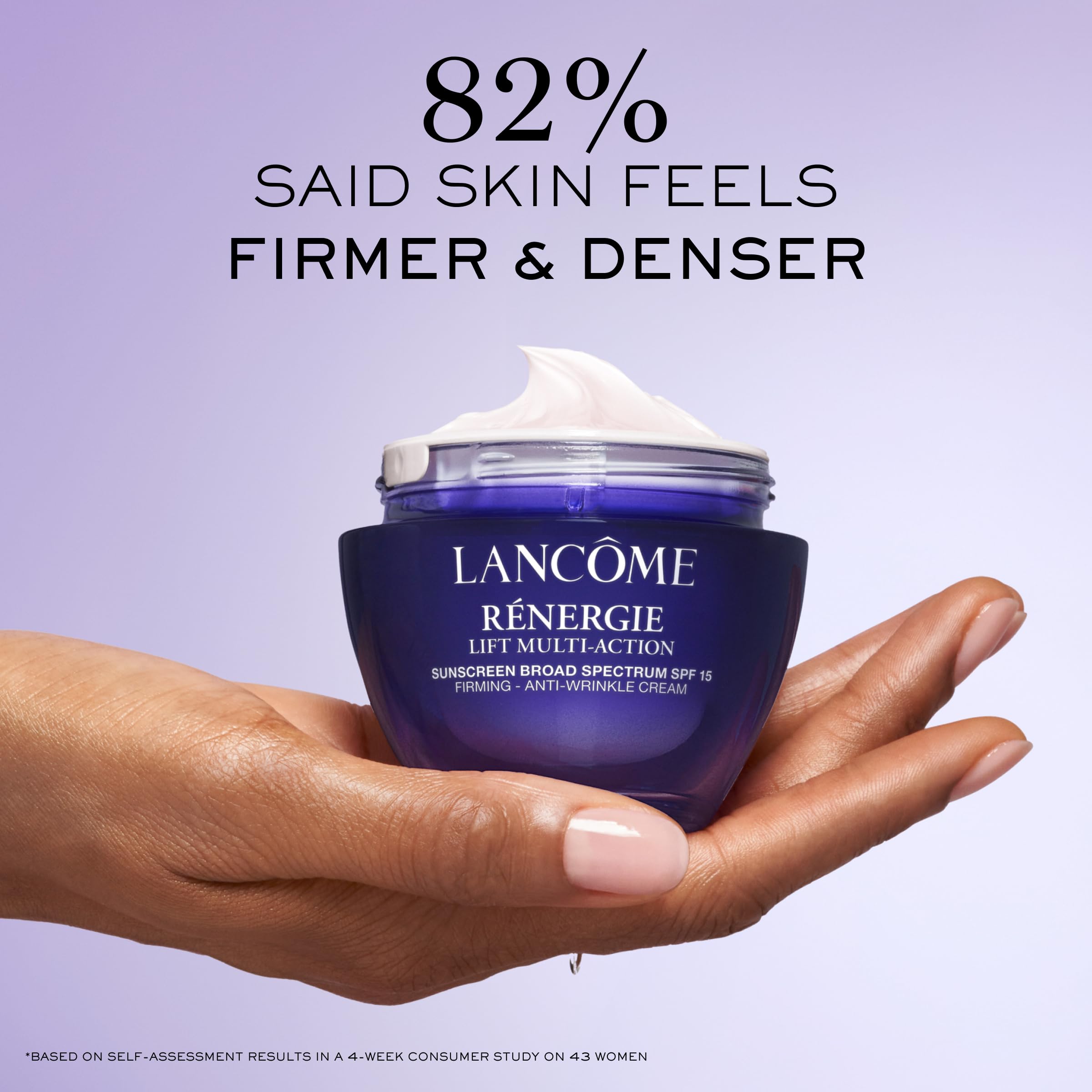 Aplicación de Lancôme Rénergie Lift en rostro y cuello con movimiento suave.