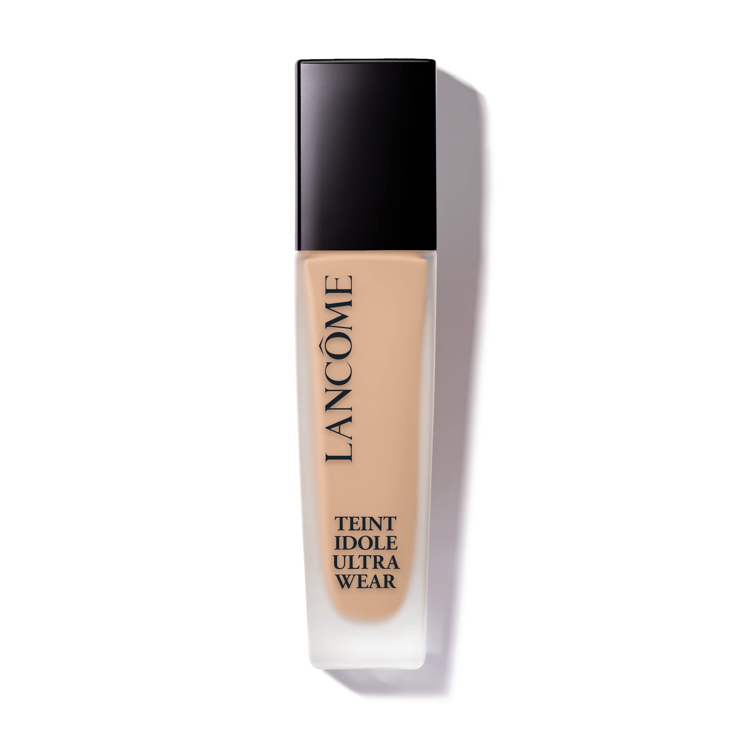 Lancôme Teint Idole Ultra Wear bottle in shade 135N with a long-lasting matte finish.