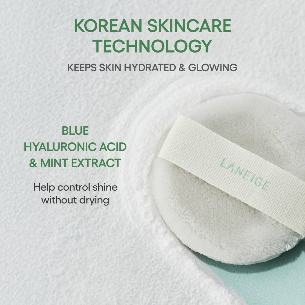 LANEIGE Neo Blurring Powder absorbs oil to reduce shine