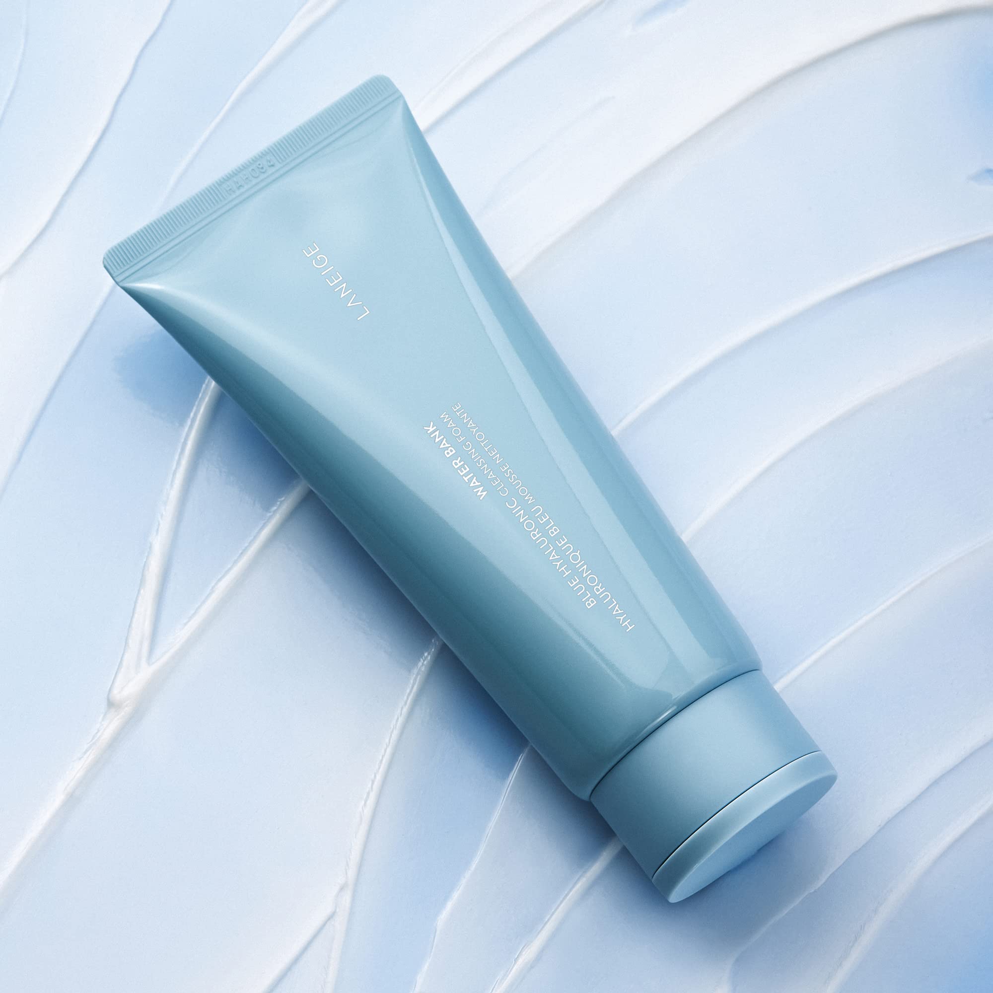 LANEIGE Water Bank Cleansing Foam foamy lather demonstrates gentle makeup removal.