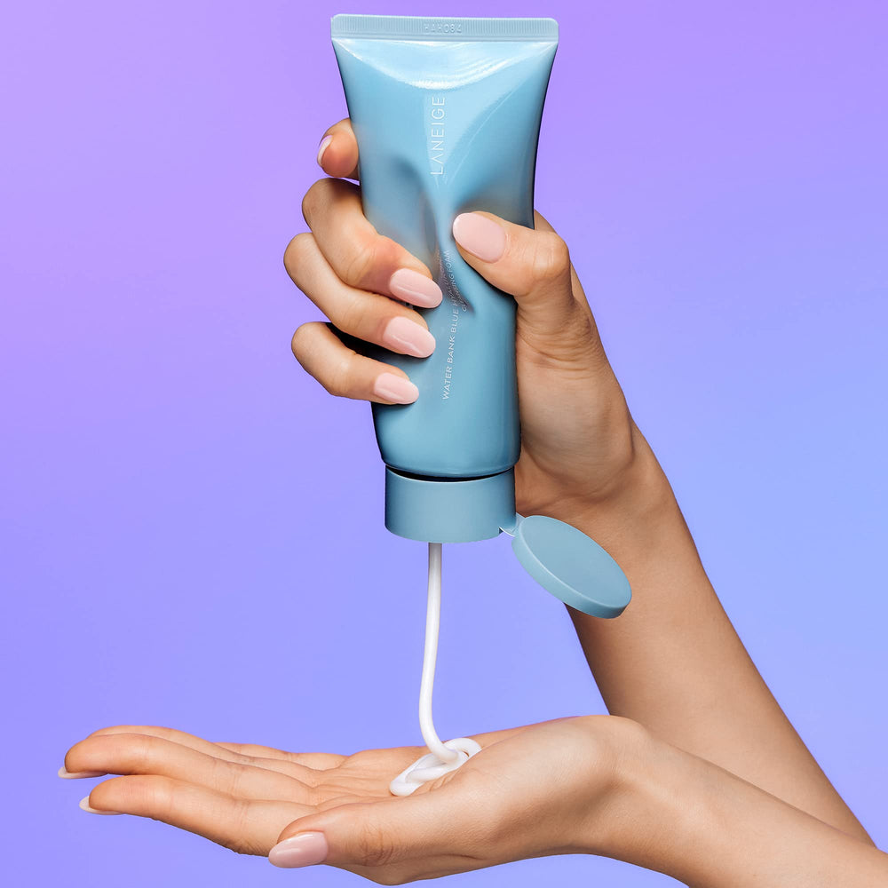LANEIGE Water Bank Cleansing Foam makeup residue washes away cleanly.