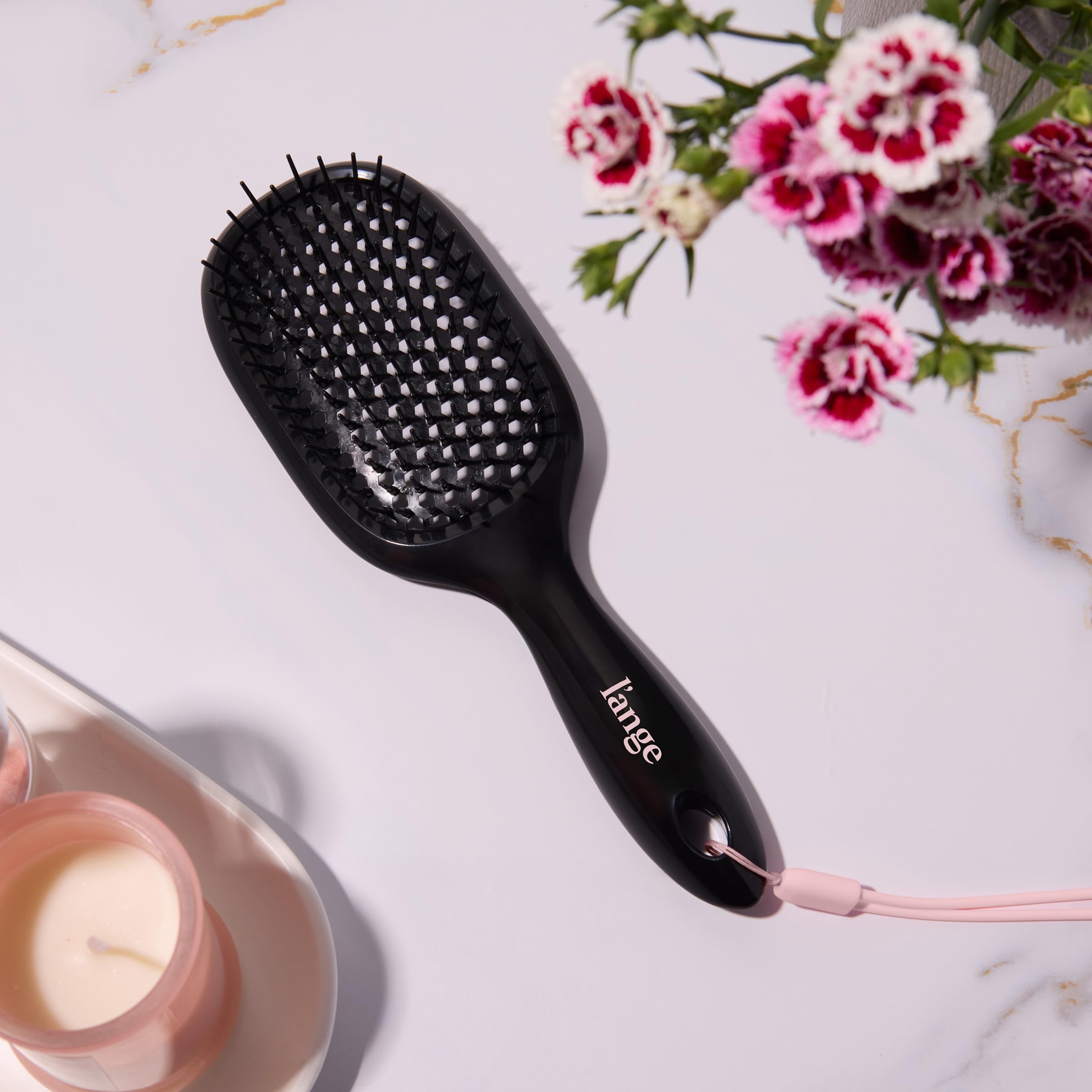 L'ANGE HAIR Detangling Vented Brush ergonomic handle improves control in the shower