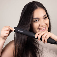 L'ANGE HAIR Le Ceramique rounded edges enable sleek straight and bouncy curls.