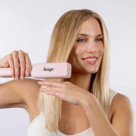 L'ANGE HAIR Le Titane flat iron dual voltage for travel.