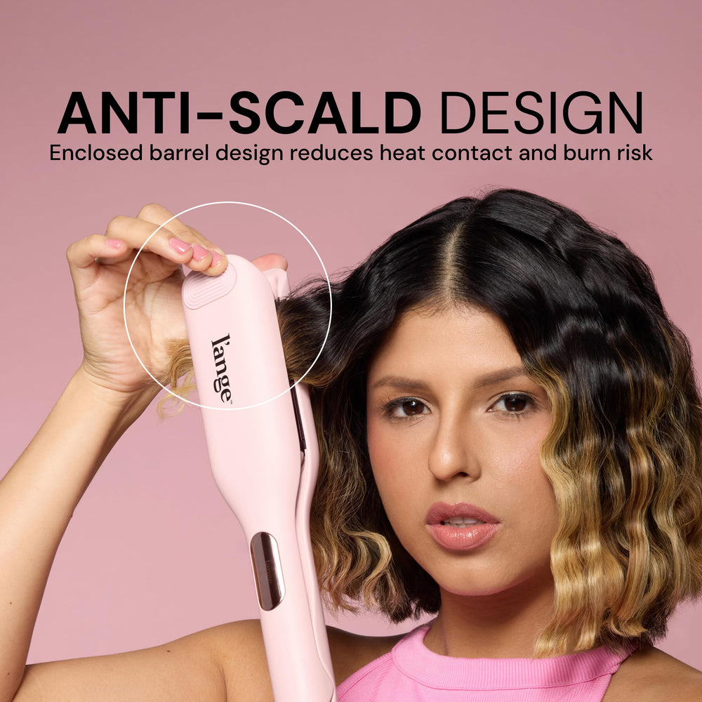 L'ANGE HAIR SculptWaver effortless clamp and hold aids steady styling.