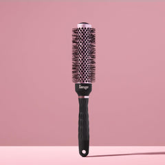 L'ANGE VolumePro ergonomic grooved handle provides comfortable grip during styling.