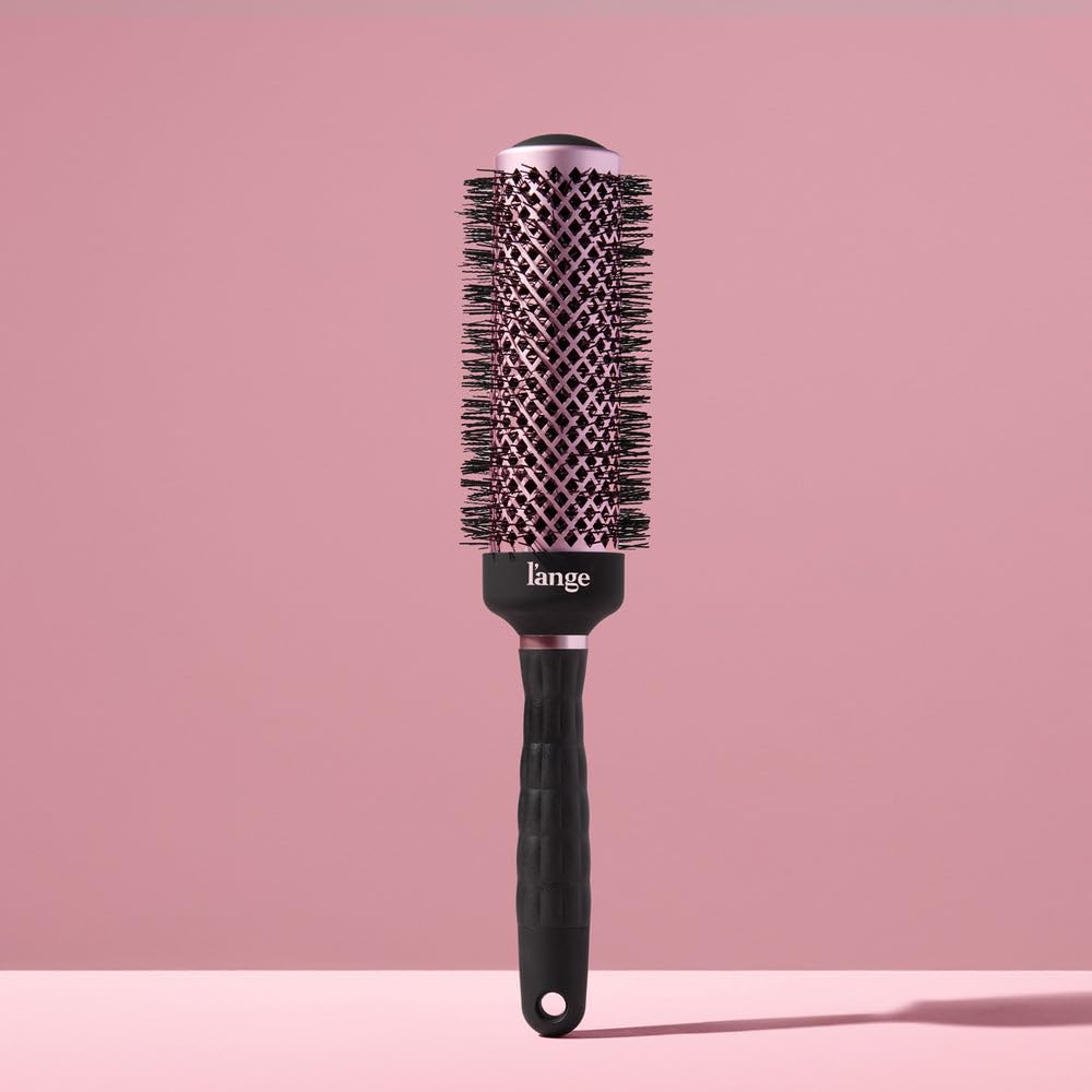 L'ANGE HAIR VolumePro lightweight ergonomic grip for comfortable use