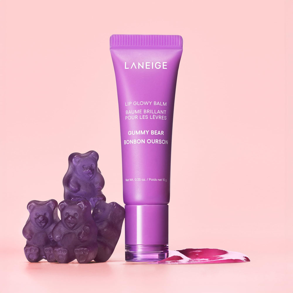LANEIGE Lip Glowy Balm Gummy Bear aplicado en labios para hidratación y brillo