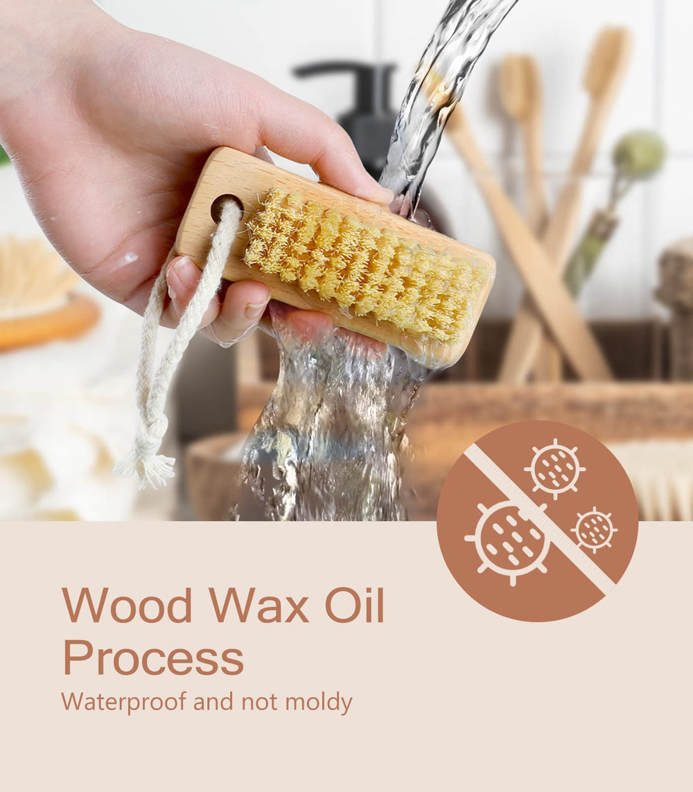 Larbois ergonomic beechwood handle provides comfortable grip during scrubbing.
