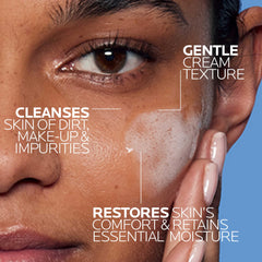 Aplicación suave en rostro para limpieza delicada.