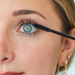 Lash Next Door Water Resistant Mascara brush enables precise separation and length.