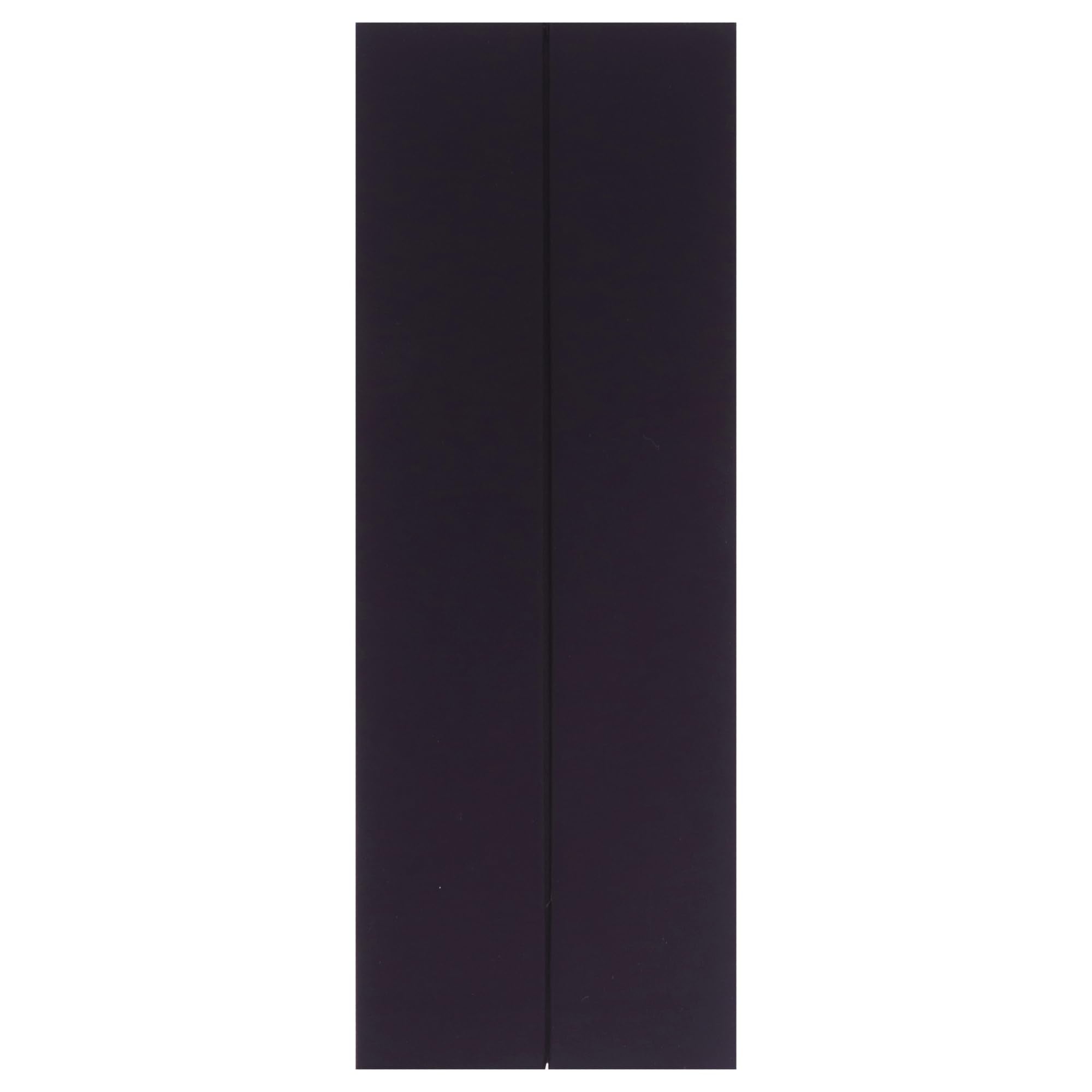 Lattafa Bade'e Al Oud Amethyst amber-base note hints warmth and longevity.