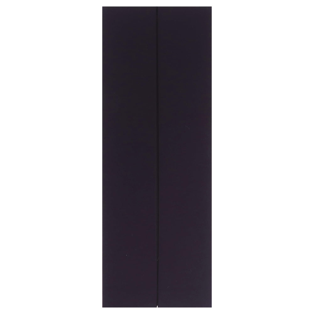 Lattafa Bade'e Al Oud Amethyst amber-base note hints warmth and longevity.