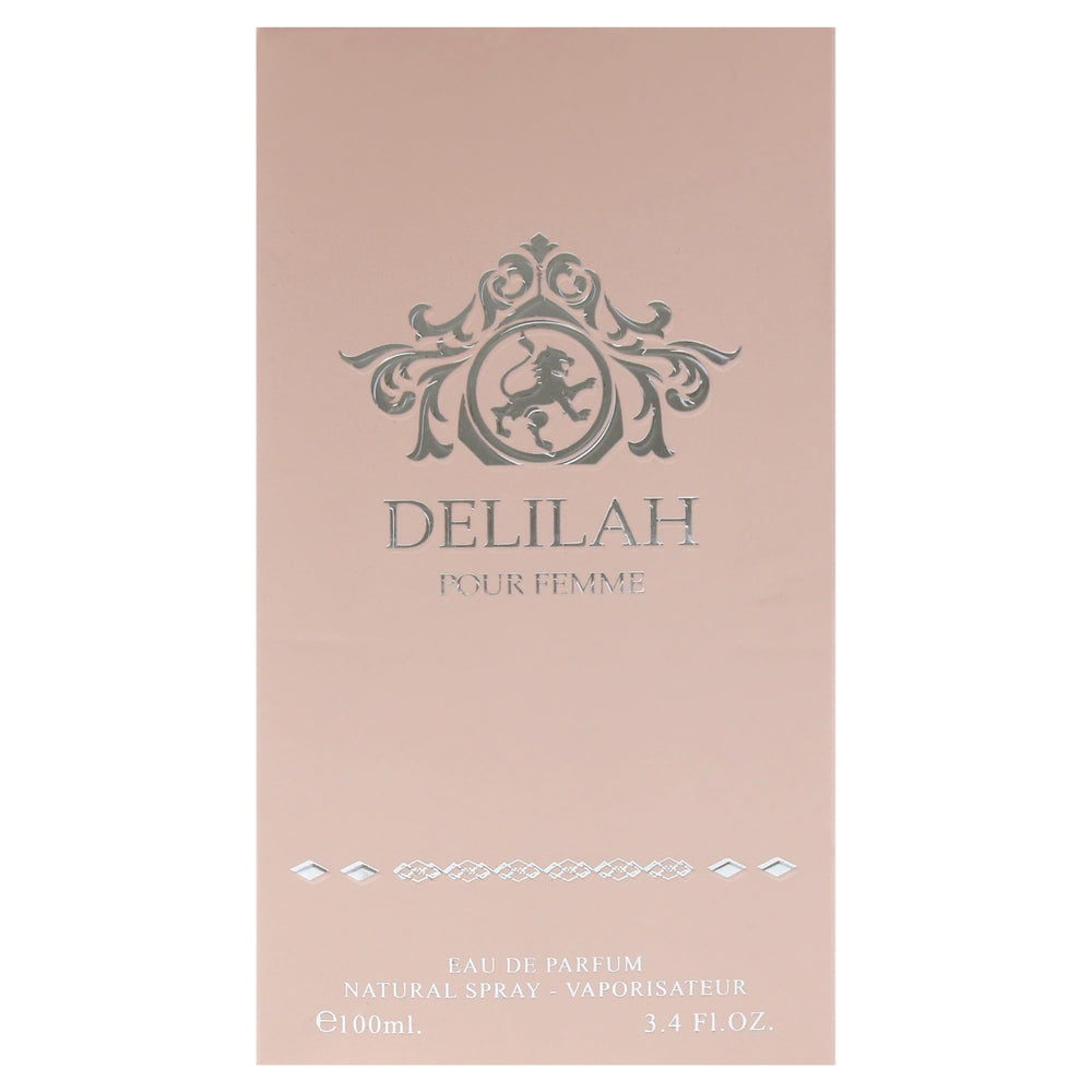 Lattafa Delilah spray action demonstrates easy application