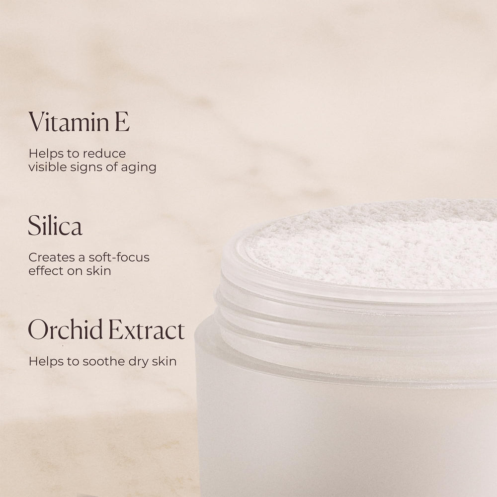 Laura Mercier translucent powder in daylight, seamless skin-like glow