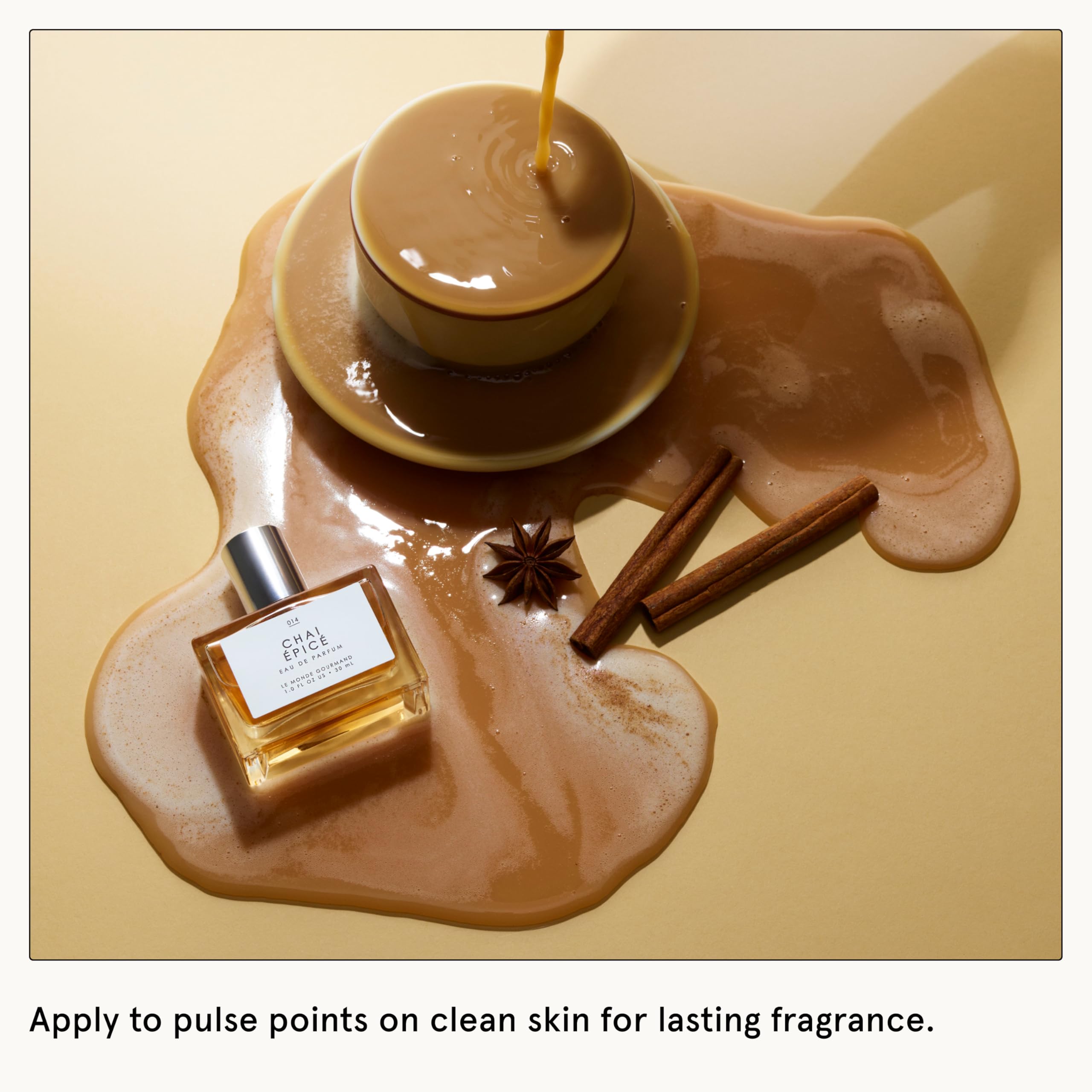 Le Monde Gourmand Chai Épicé blonde woods accent on bottle, suggesting a warm, woody base.