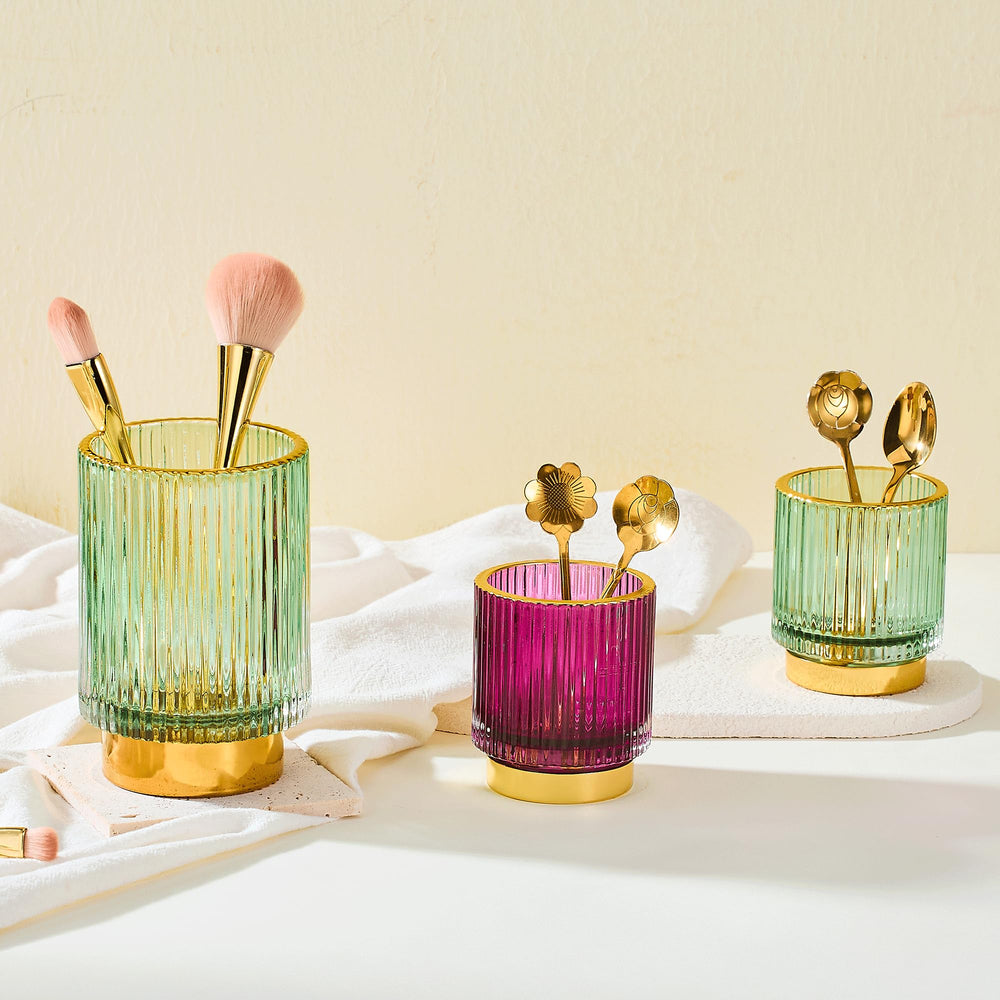 LEICURACE bottle mouth with top edge gold plating adds premium detail.