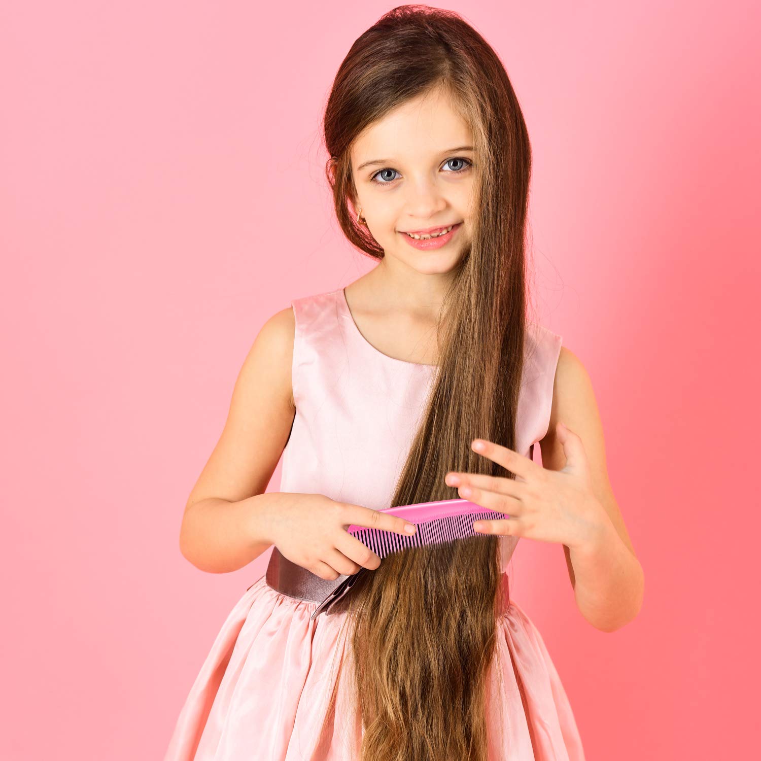 Leinuosen pink pocket comb is gentle on scalp for daily use