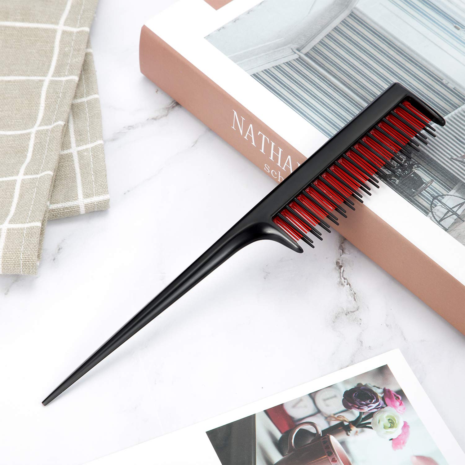 Leinuosen portable hair volume tool fits in a bag for on-the-go styling.