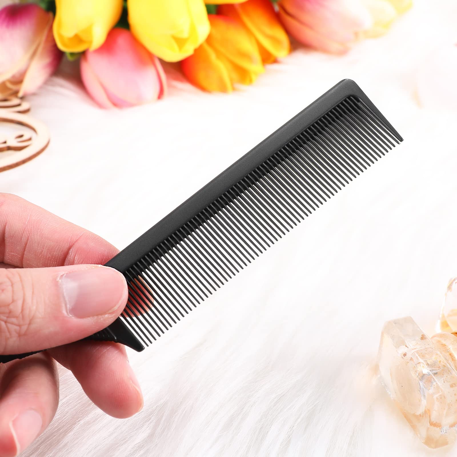 Leinuosen serrated teeth design adds volume with minimal snagging.