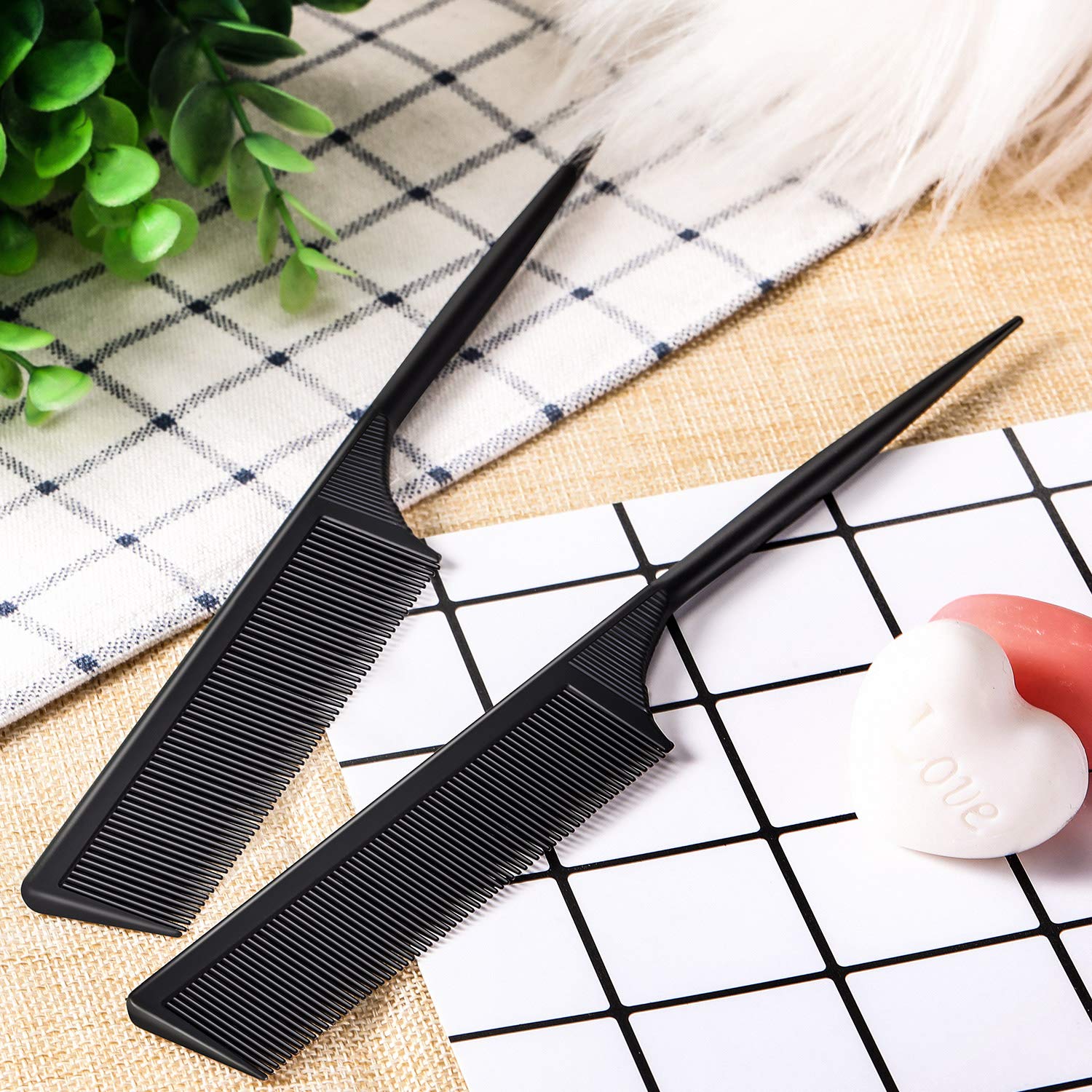 Leinuosen professional styling comb adds volume for up-dos.