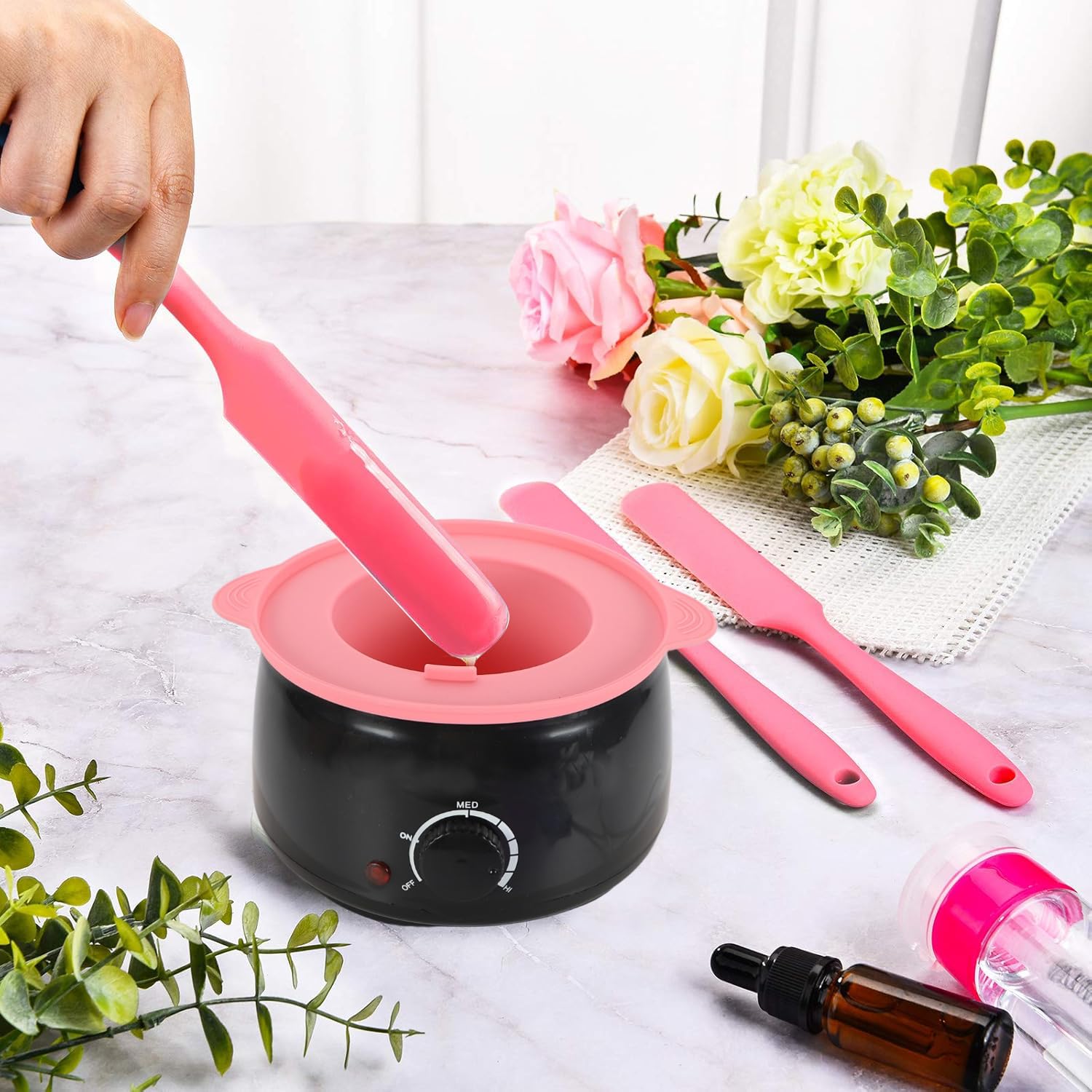 LEISENOR home salon pink wax applicator kit for consistent sessions.