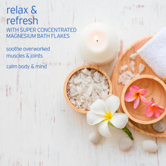 LIFE-FLO Pure Magnesium Bath Flakes en tina de baño, agua tibia para relajación sin perfume.