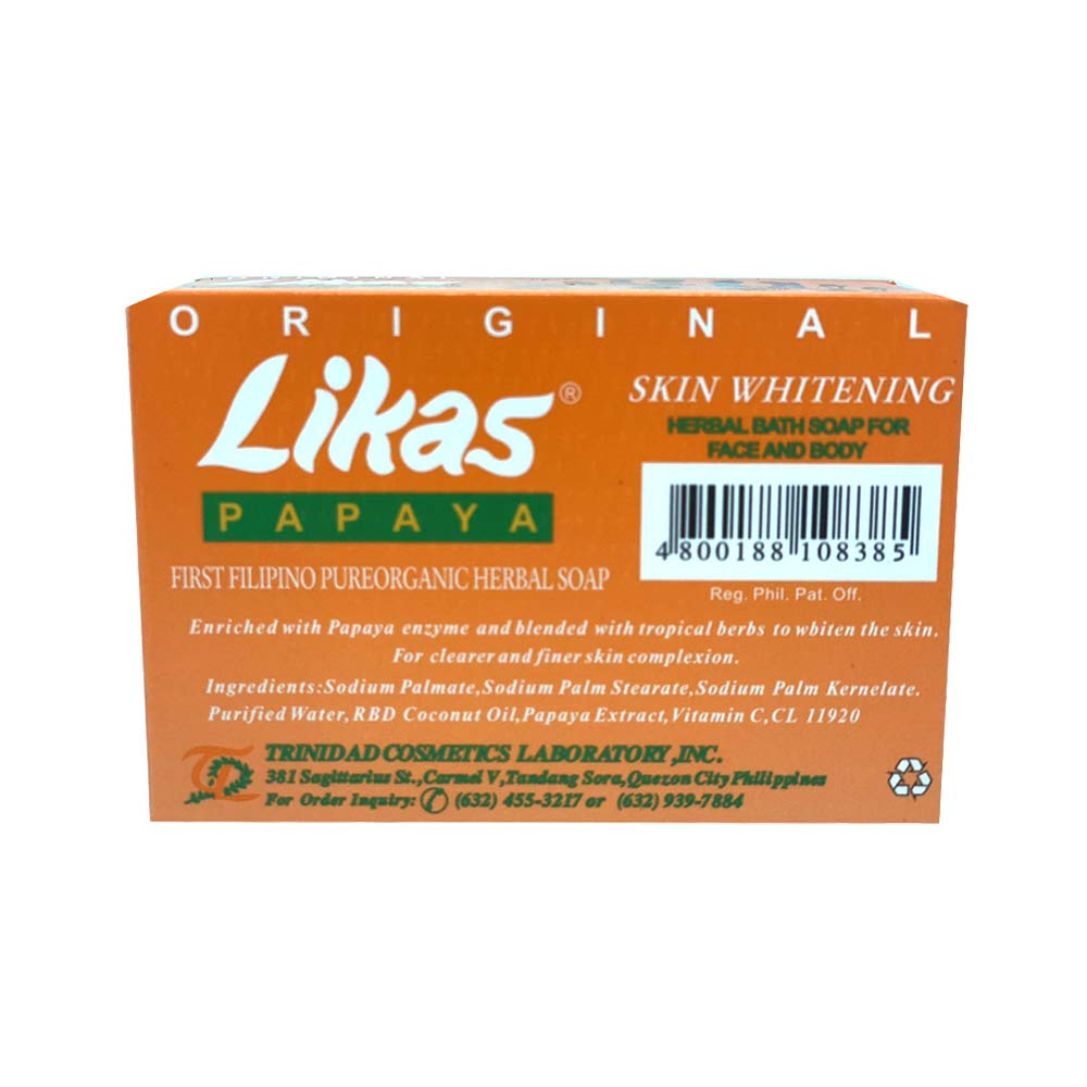 Primer plano de la textura cremosa del Jabón Likas Papaya Original para uso diario.