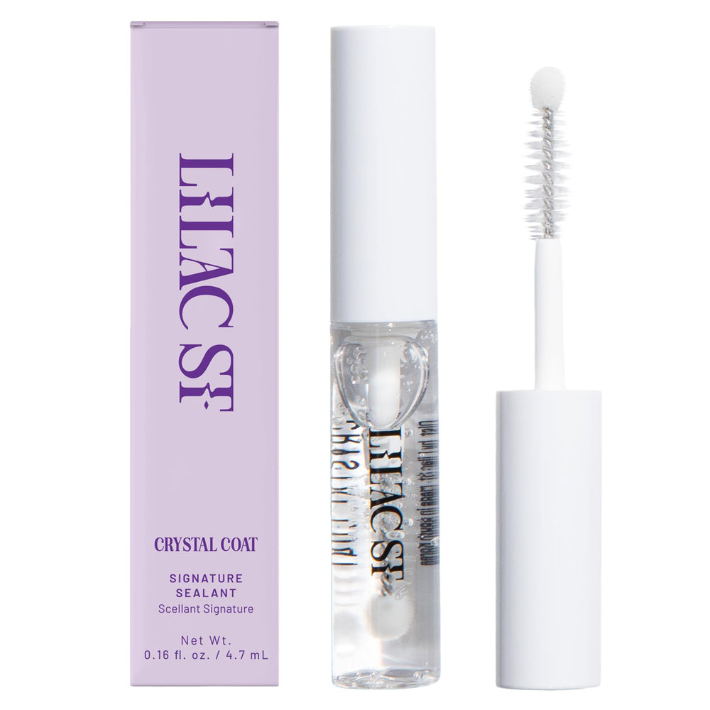 Lilac St Lash Crystal Coat muestra un sellado transparente que prolonga la duración de las pestañas.