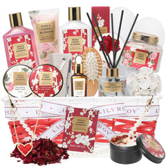 LILY ROY Rose Spa Basket—ideal gift for pampering moments.