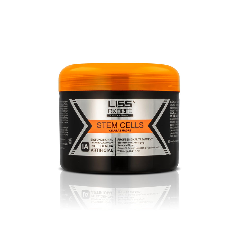 Liss Expert Stem Cells bottle pour showing easy dispensing for at-home smoothing.