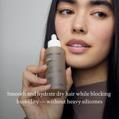 Living Proof No Frizz Vanishing Oil, textura suave al aplicar sobre el cabello