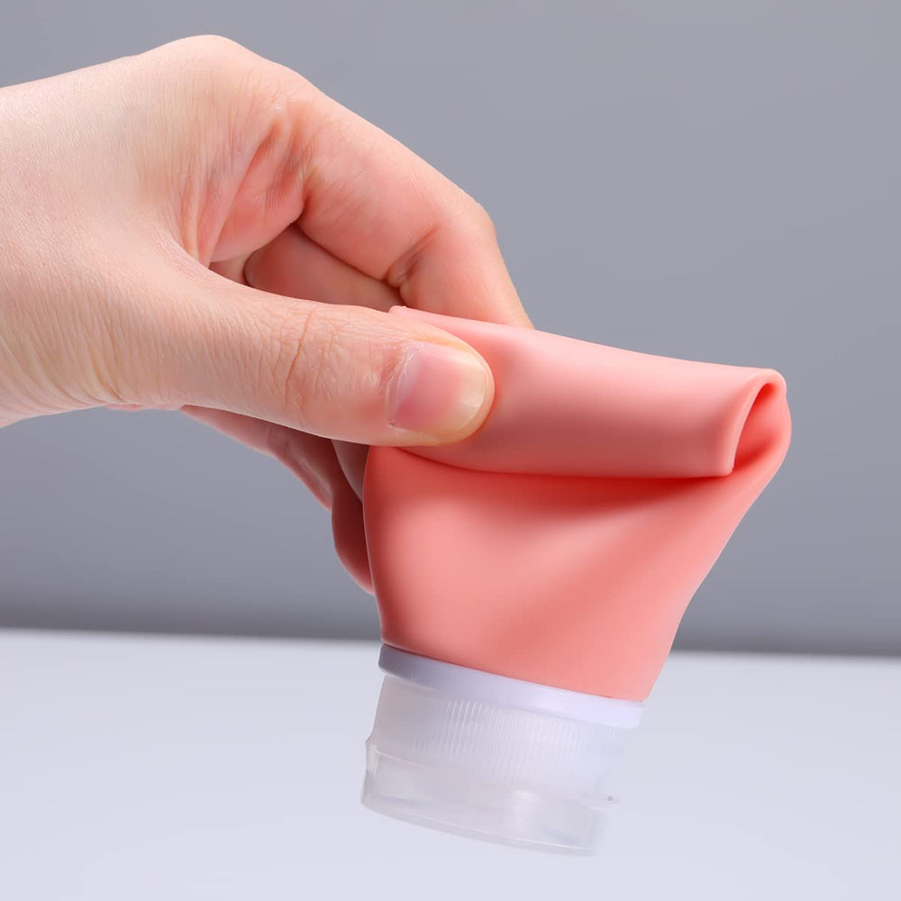 LIYUABU filled-shampoo bottle close-up for easy refilling and mess-free packing