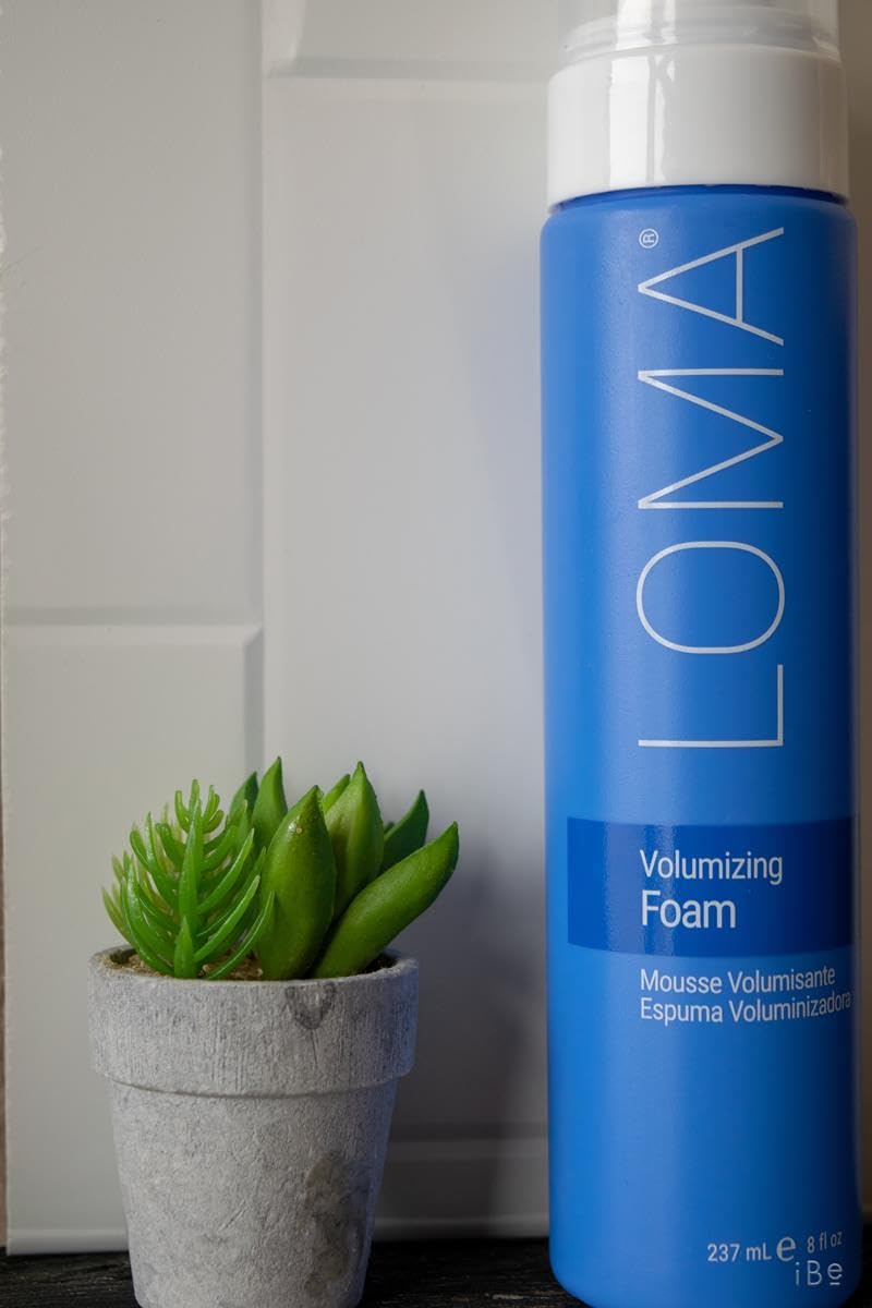 LOMA Volumizing Foam pump demonstrates easy application and even distribution.