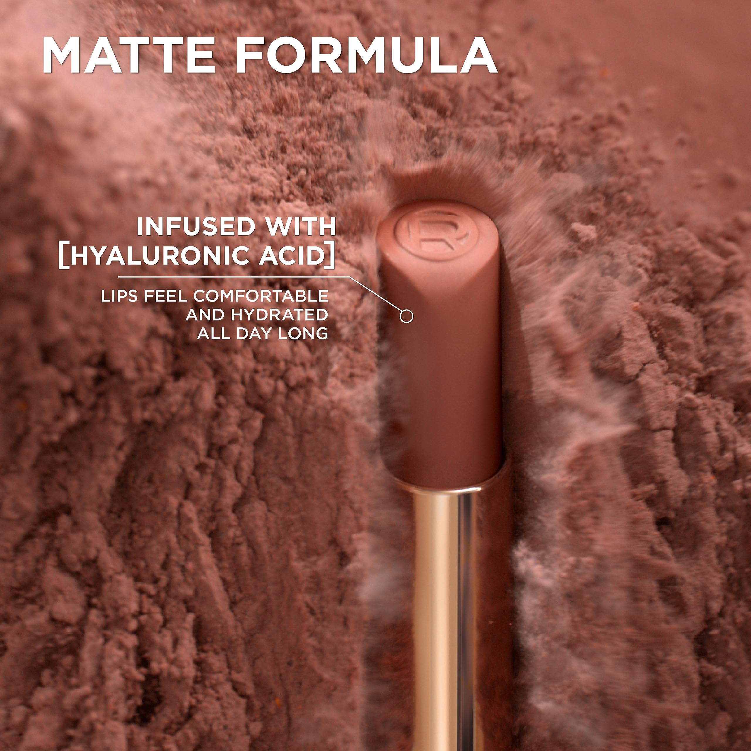 L’Oréal Paris Colour Riche Intense Volume Matte con hialuronato para mayor comodidad.