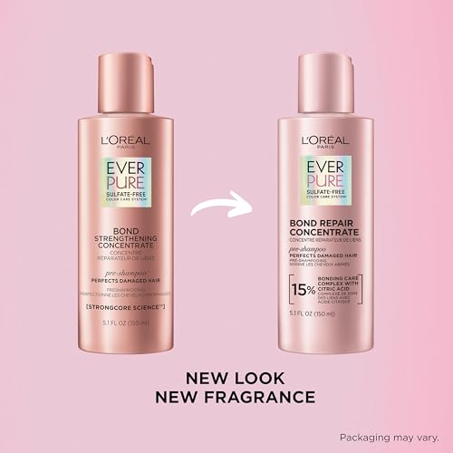 L’Oréal Paris EverPure Bond Repair, manos aplicando el pre lavado