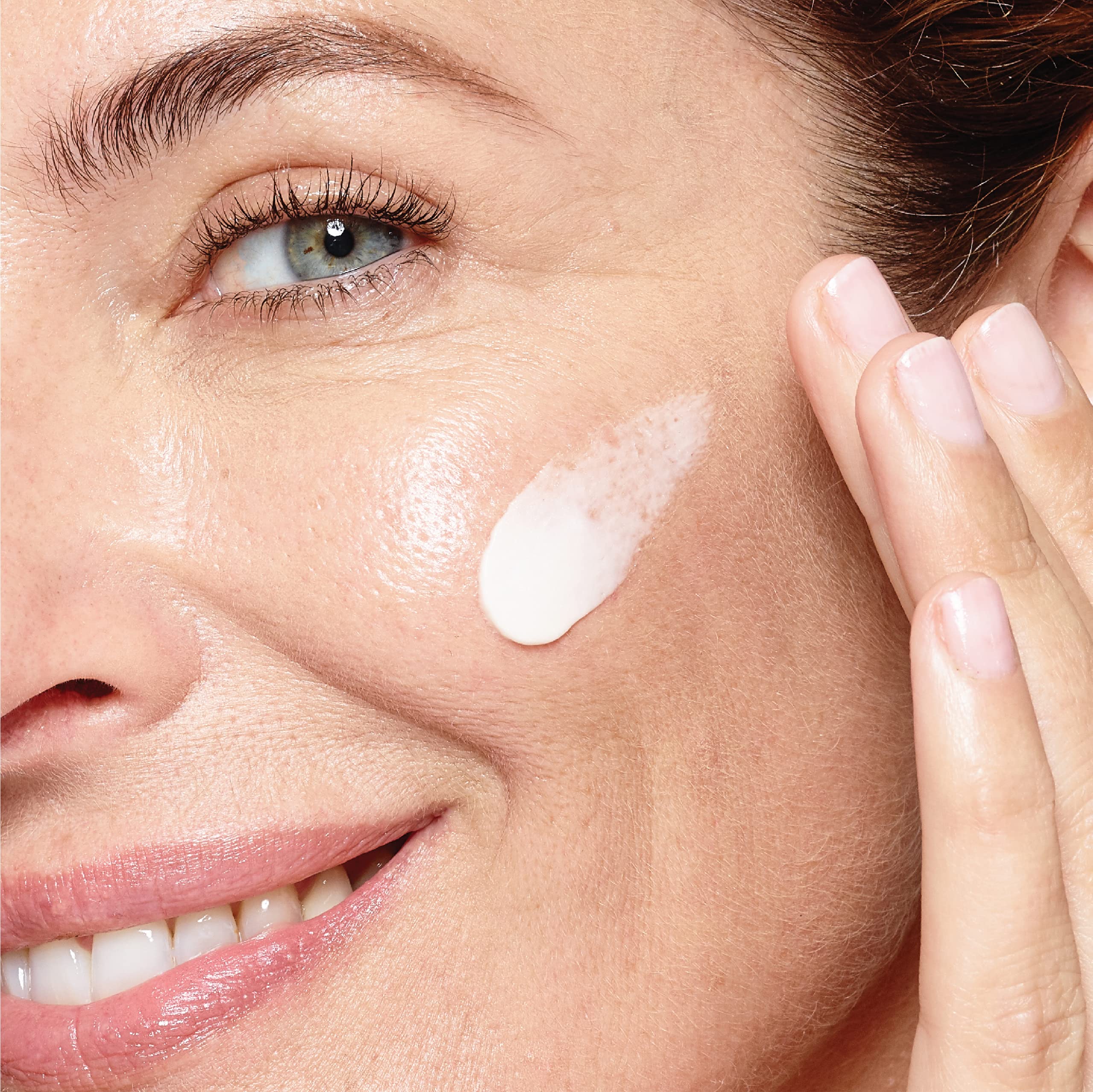 L'Oreal Paris Hydra-Renewal close-up on hand shows quick absorption and smooth feel.