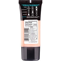 L’Oréal Paris Infallible Pro Glow muestra tono en brazo para cobertura natural.