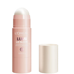 L'Oreal Paris Lumi Le Glow Sticks ilumina el rostro con destellos brillantes.